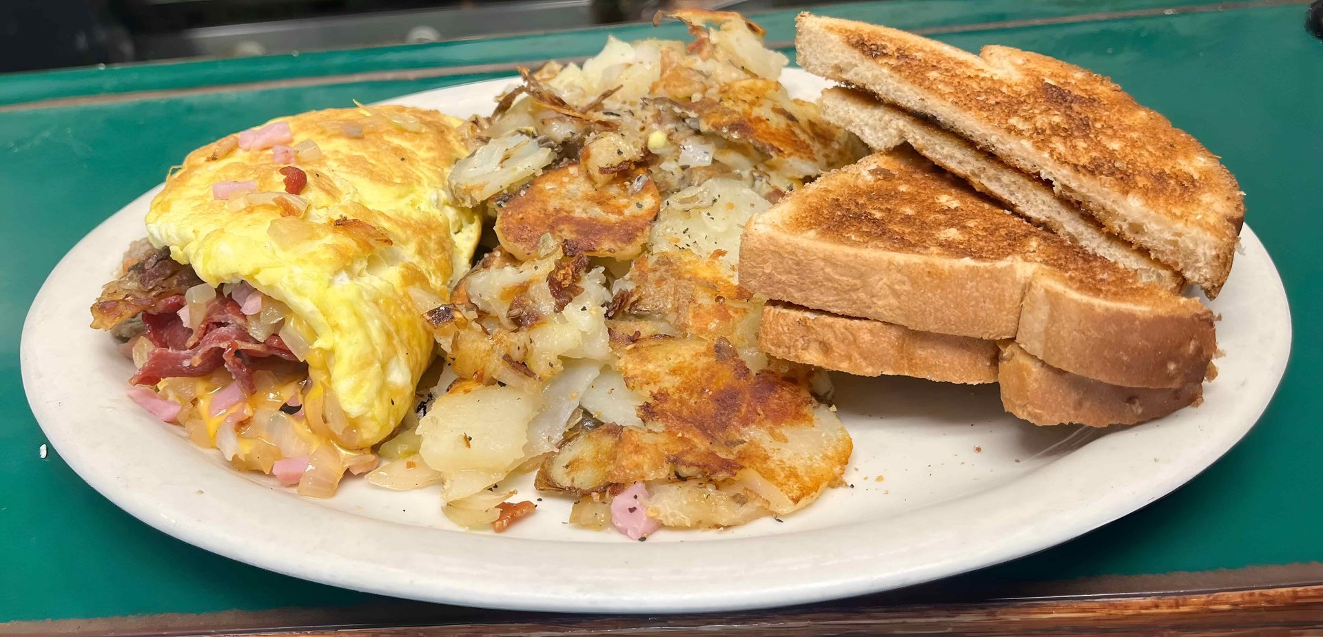 Authentic Diner Favorites, Served Fresh for Every Event